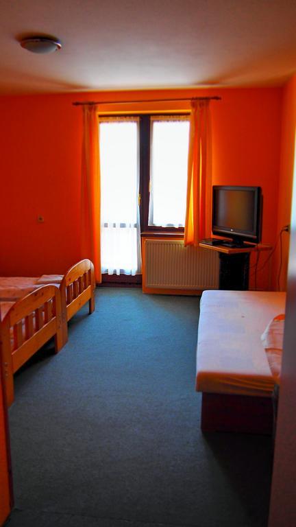 Penzion Tatry Poprad Zimmer foto